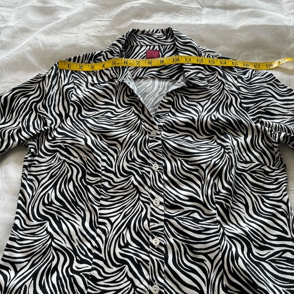 212 Collection Stretch Women’s Medium Black/White Button Down Top - Picture 2 of 14
